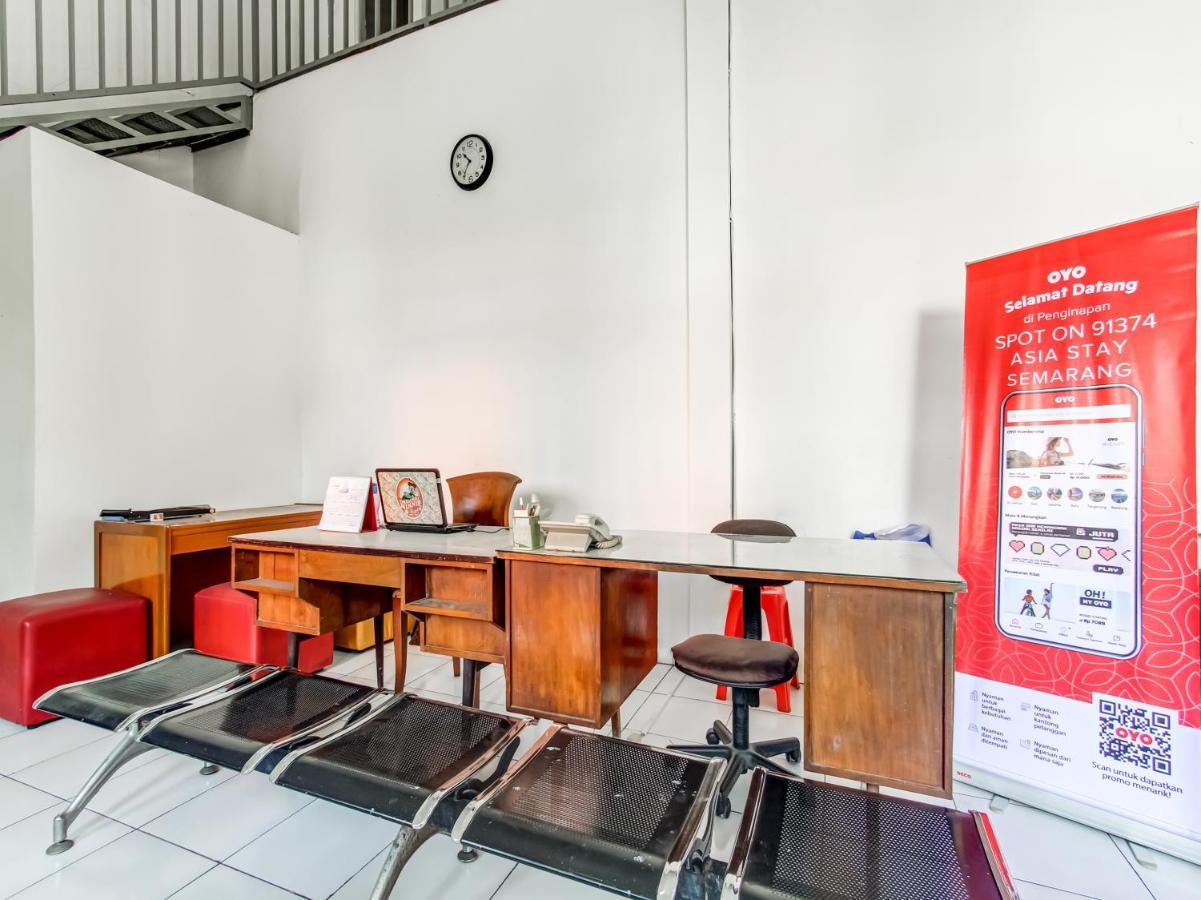Oyo Life 91374 Asia Stay Semarang Syariah Esterno foto