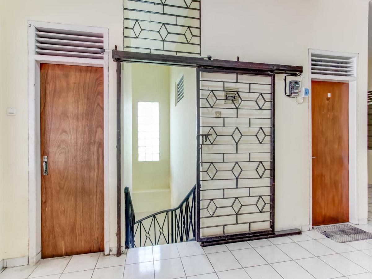 Oyo Life 91374 Asia Stay Semarang Syariah Esterno foto