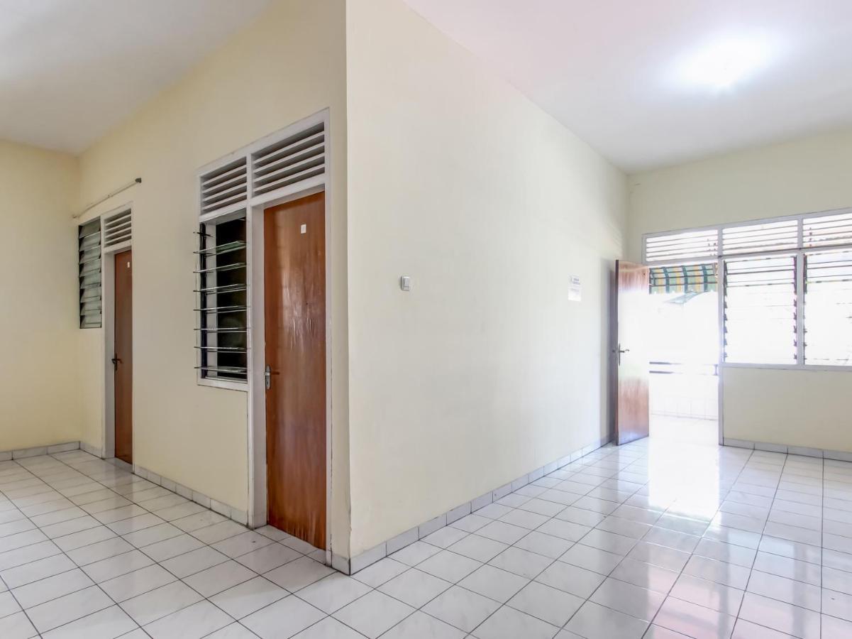 Oyo Life 91374 Asia Stay Semarang Syariah Esterno foto