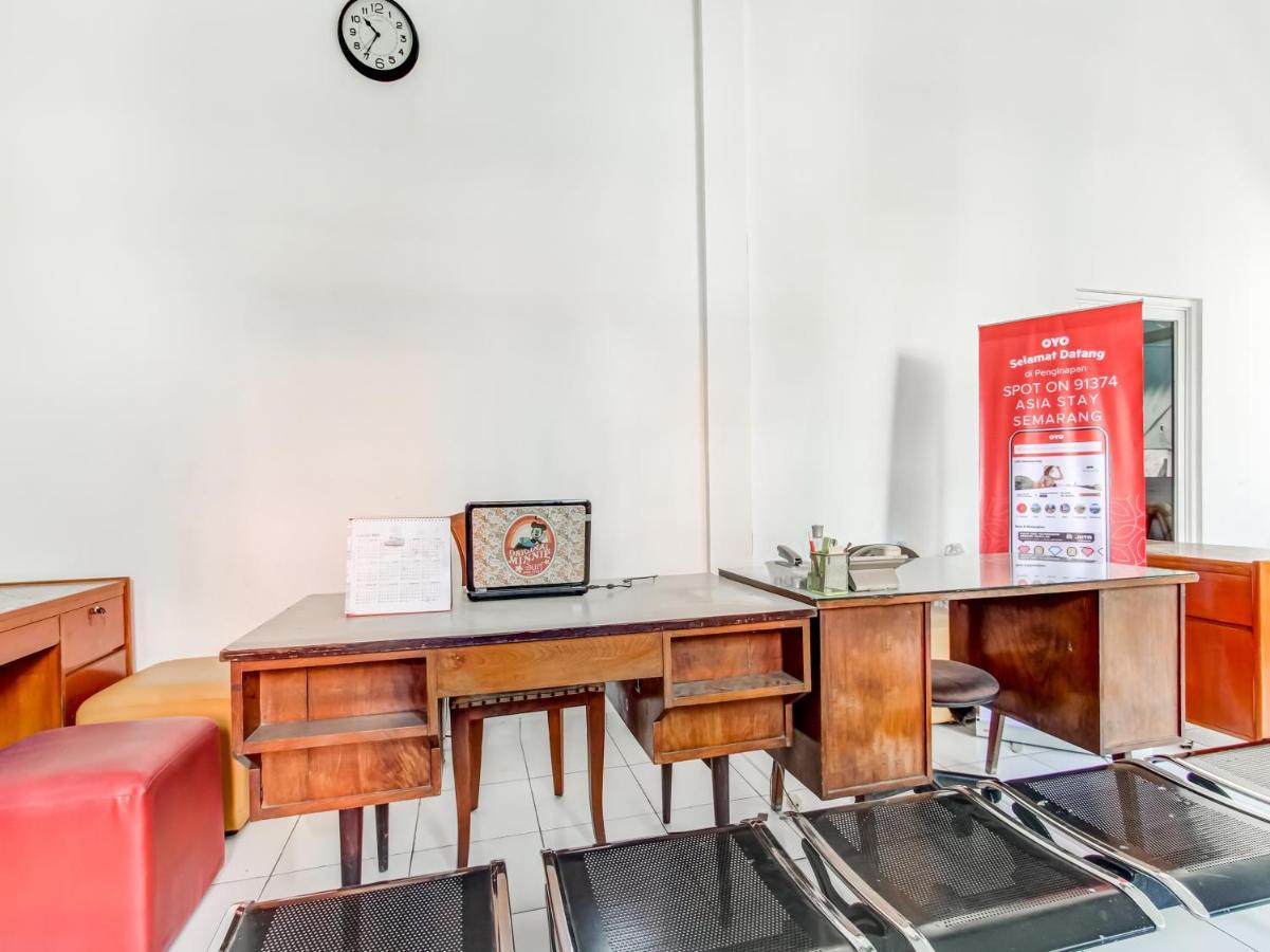 Oyo Life 91374 Asia Stay Semarang Syariah Esterno foto
